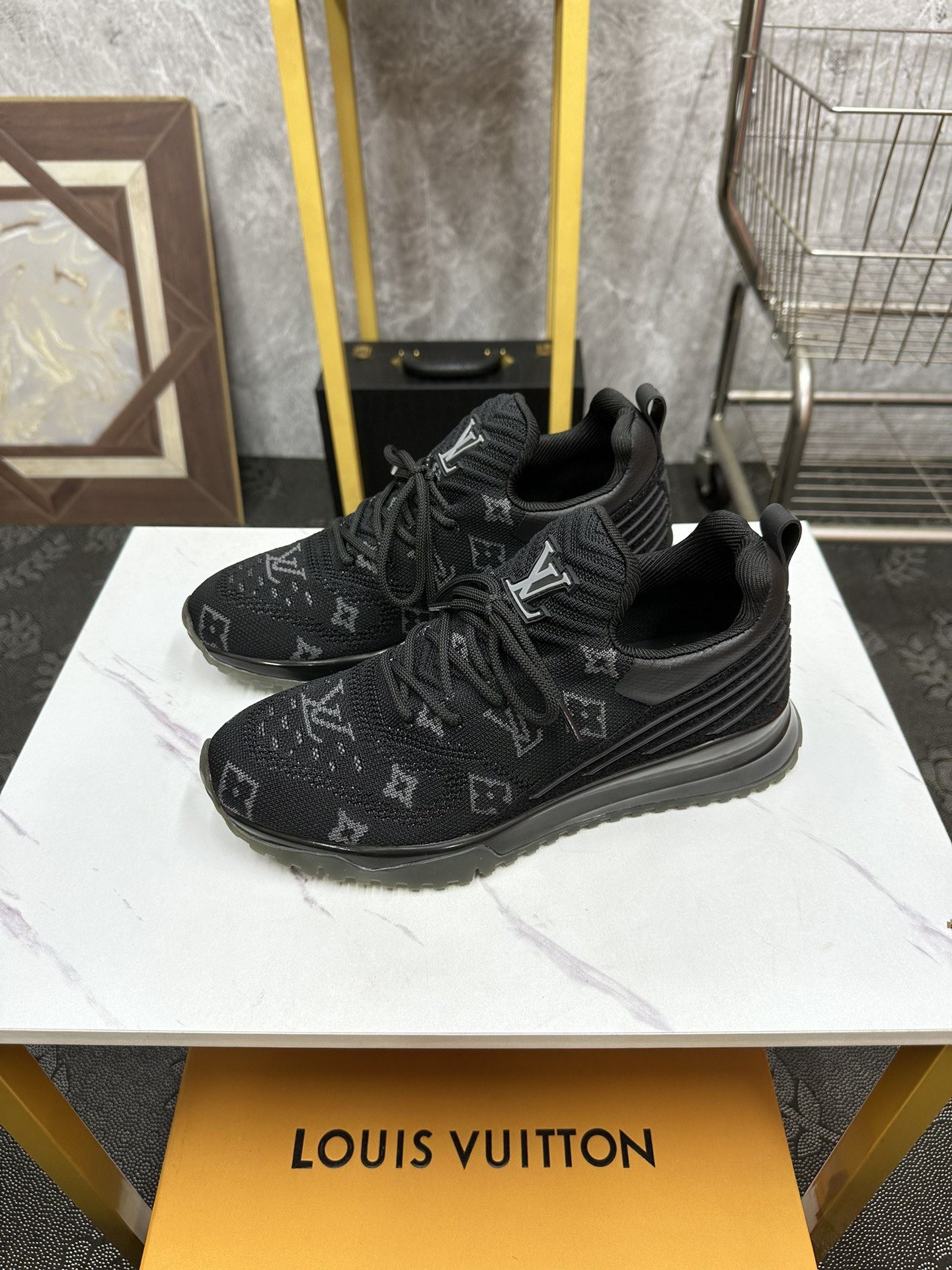 Louis Vuitton Low Shoes